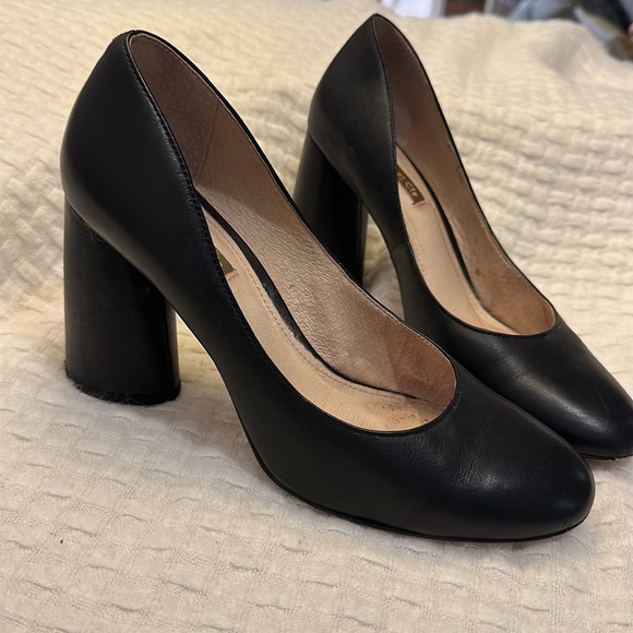Louise et Cie Pumps - Picture 3 of 4